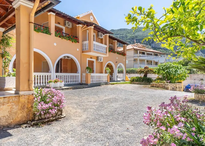 Mires House Front 1 아파트