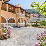 Mires House Front 1 Apartament