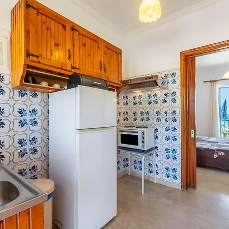 Mires House Front 1 Апартаменты Агиос-Гордиос