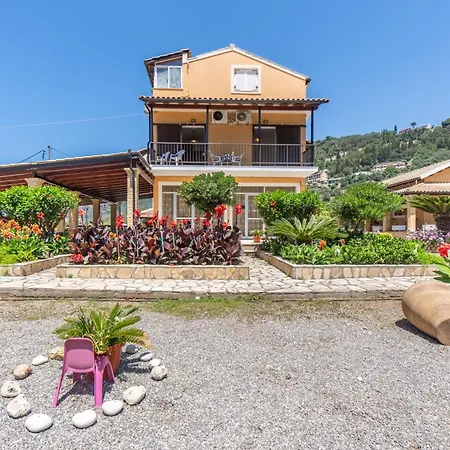 Mires House Front 1 Апартаменты *